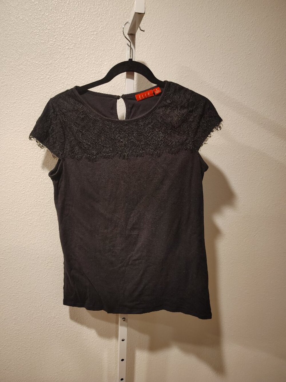ELLE Women's Top Size Medium Lace Yoke Black Short Cap Sleeve